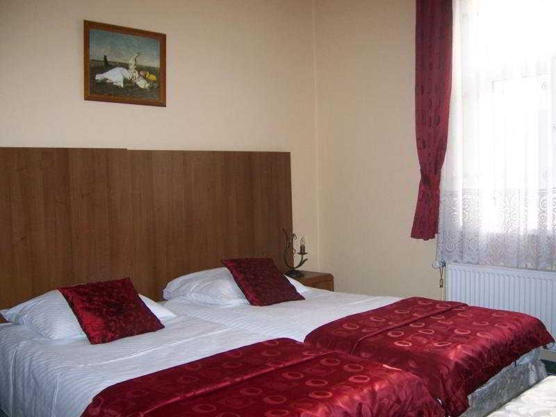 Astor Nocleg ze śniadaniem 3*